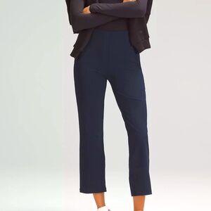 Lululemon Smooth Fit Pull-On High Rise Cropped Pant in Navy - NWT